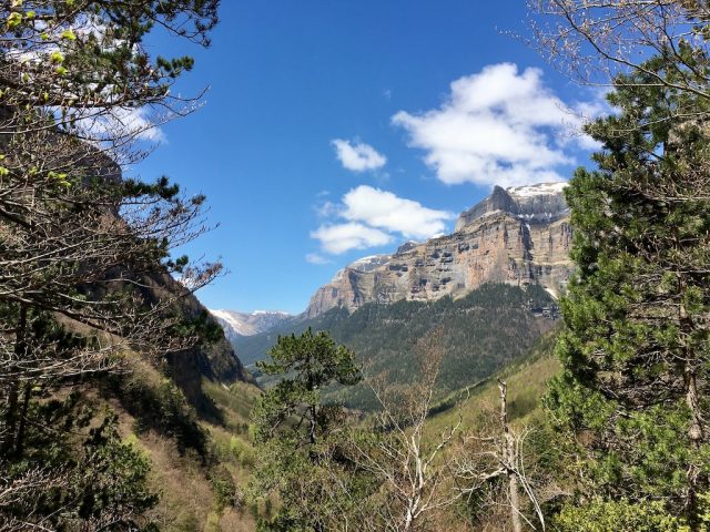 Towering mountains in the Pyrénées