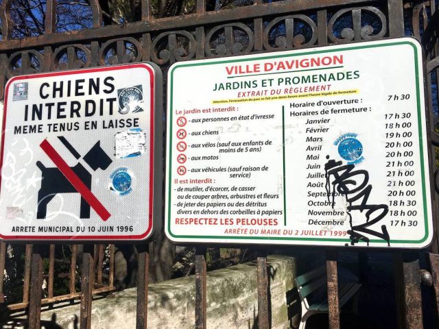 Dogs not allowed in parks in France