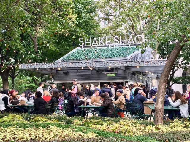 Dog-friendly restaurant in New York City - Shake Shack in Madison Square Park