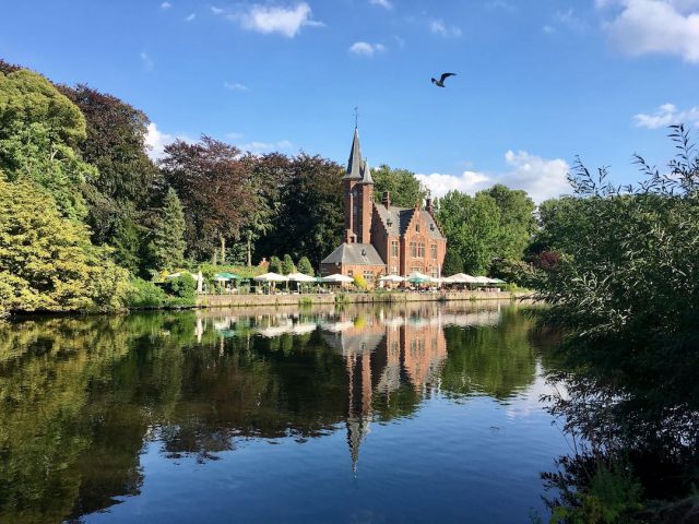 The lake at the southern end of Bruges with its cafe