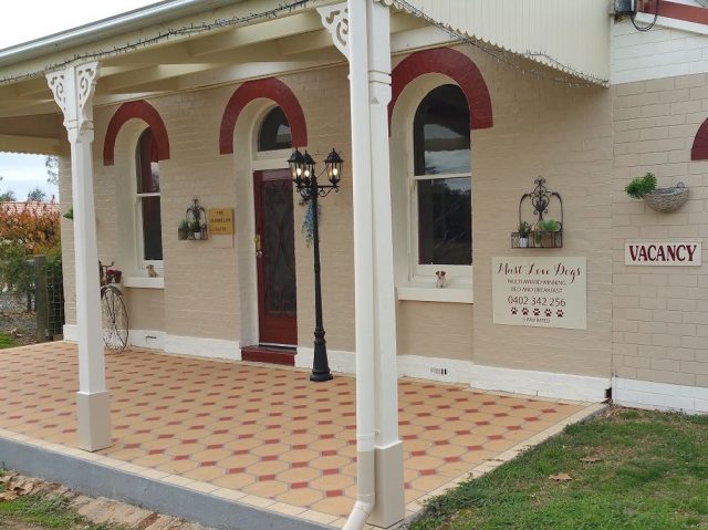 The front entrance of Must Love Dogs B&B