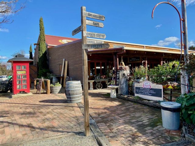 The entrance of the Oaklands Complex in Pambula