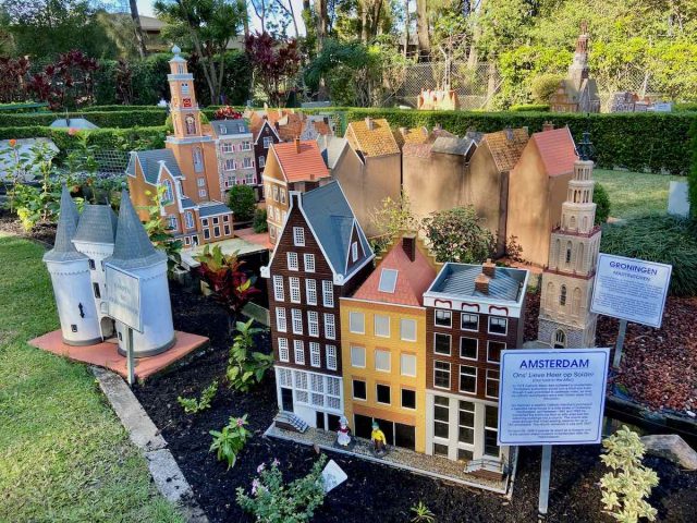 Clog Barn Miniature Dutch Village