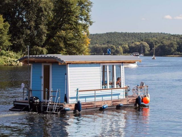 Dog Friendly Houseboats