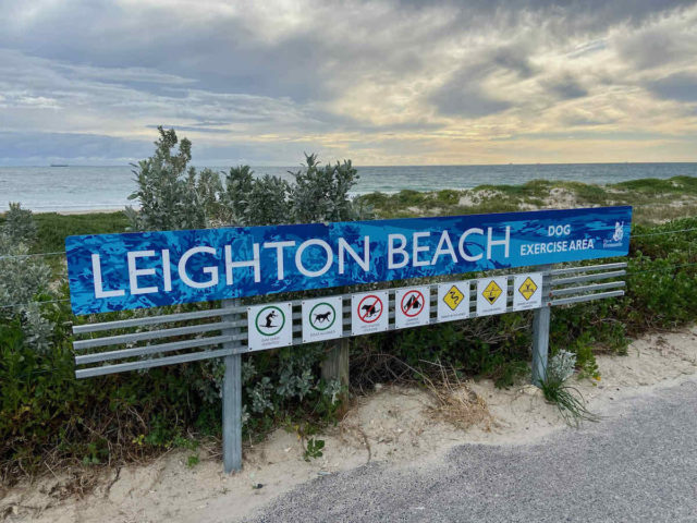 Leighton Beach Dog Exercise Area Sign
