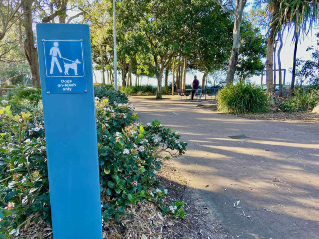 Esplanade Trail Dogs On Leash Sign