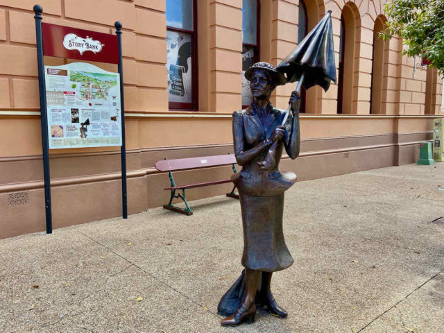 Mary Poppins Statue in Maryborough