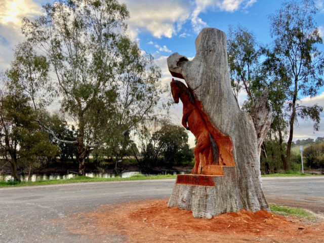 Chainsaw Horse Sculpture Tumut