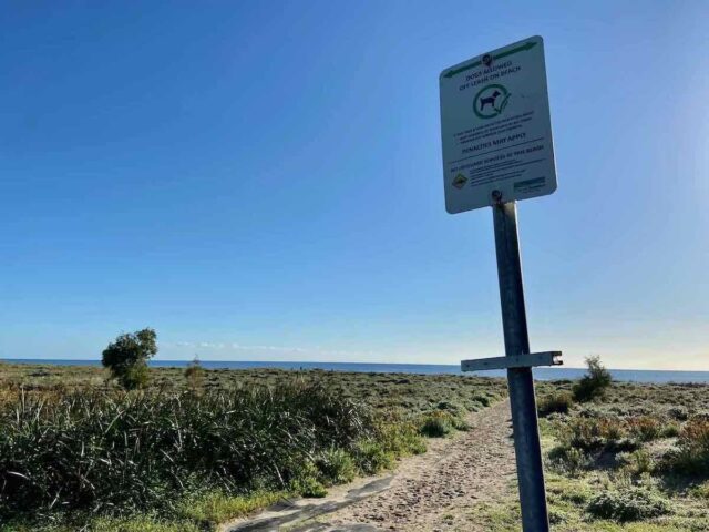 Dunsborough off-leash dog beach sign