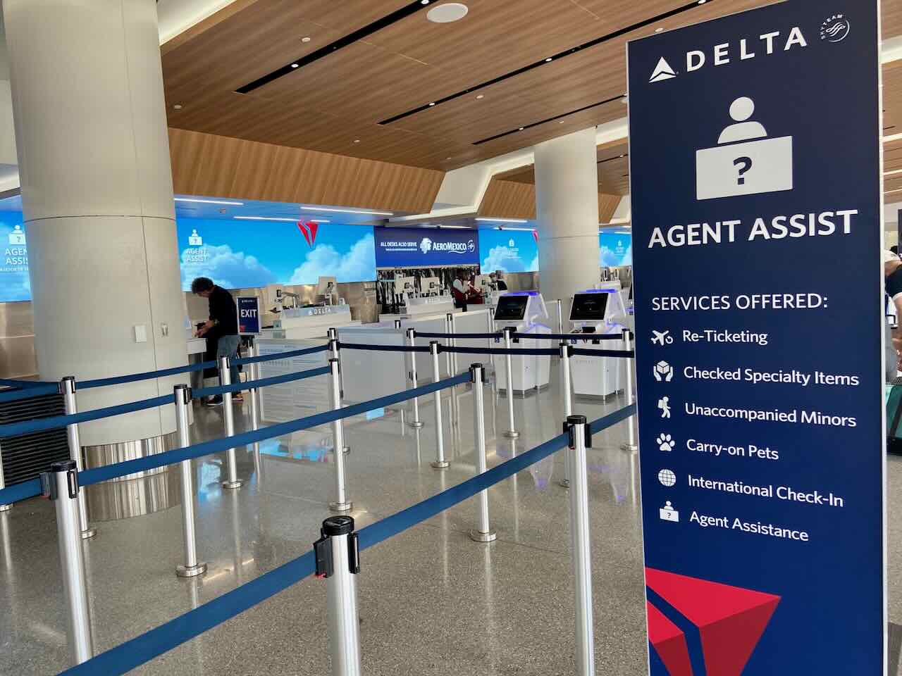 Which North & South American Airlines Allow Dogs in the Cabin in 2024? Travelnuity