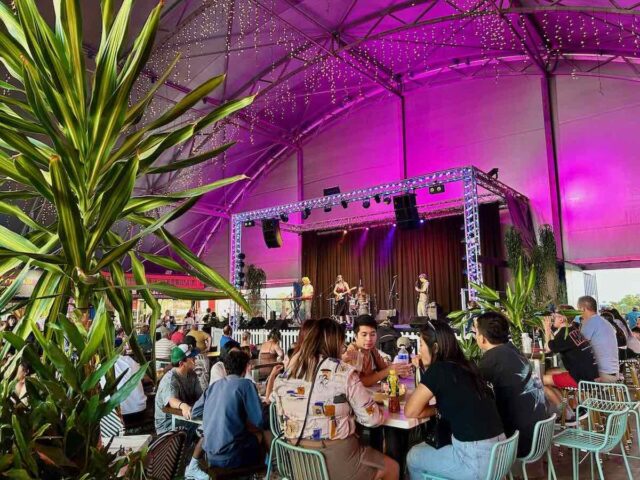 Eat Street Northshore Stage