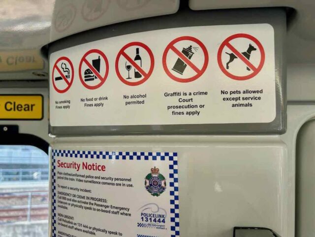 Brisbane Trains No Pets Sign